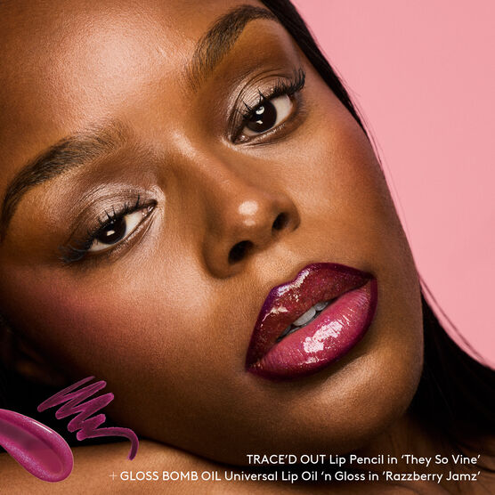 L�PIS LABIAL TRACED OUT LIP LINER